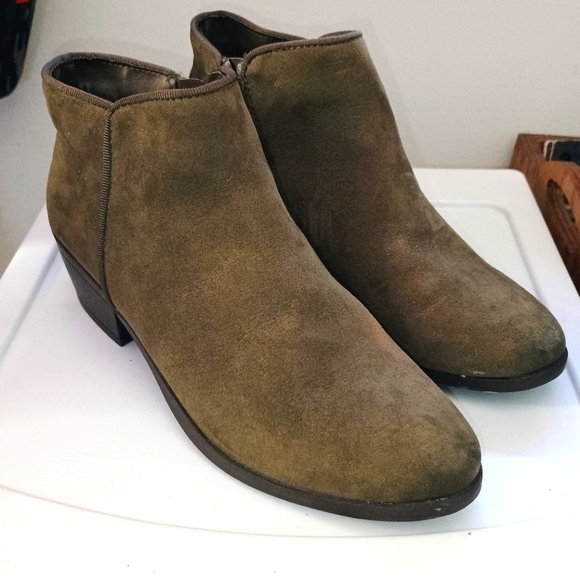 NWOT Dunes Olive Ankle Booties - Picture 3 of 7